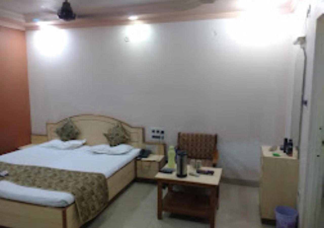 Hotel Mayur Restaurant Chandrapur Extérieur photo