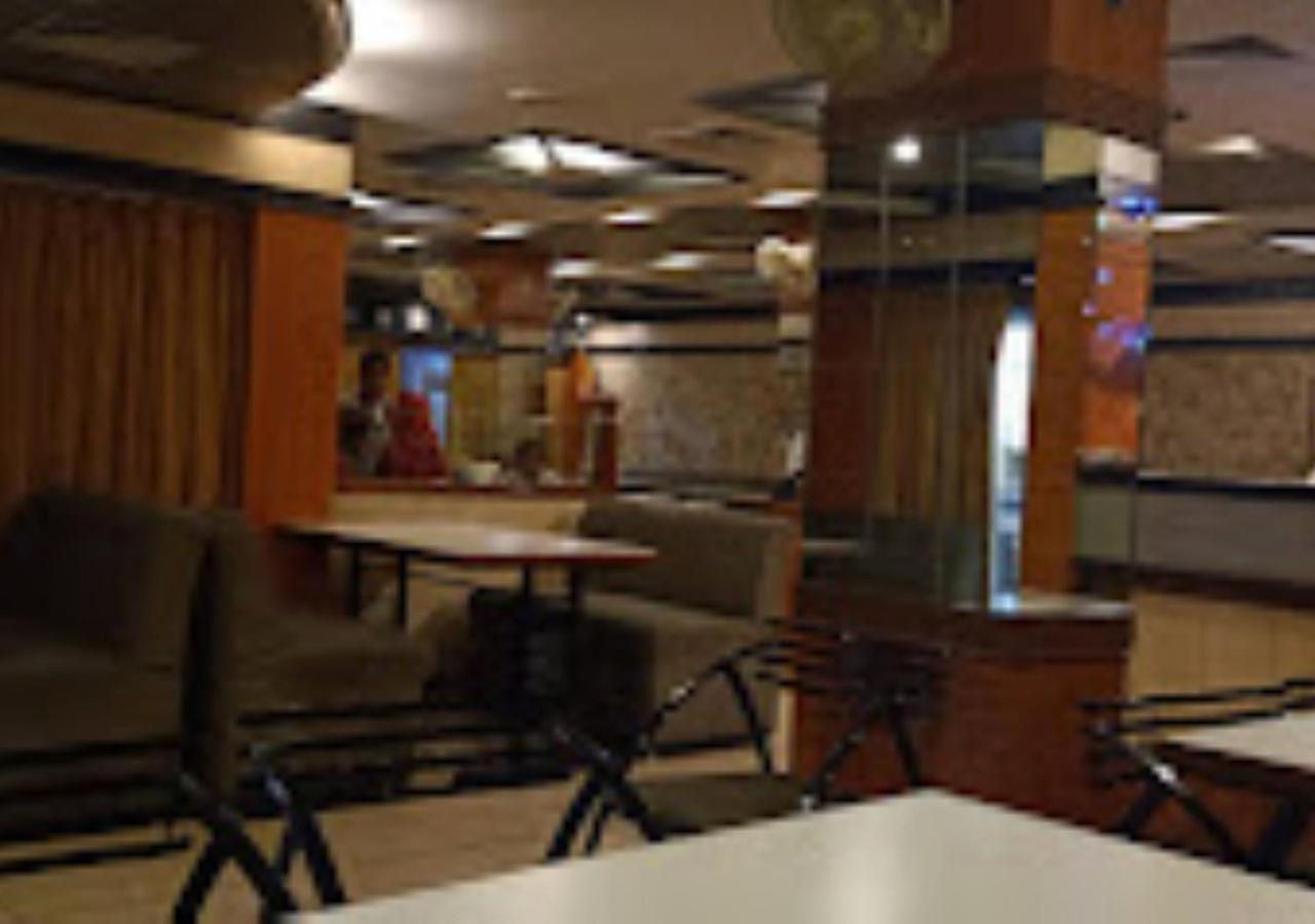 Hotel Mayur Restaurant Chandrapur Extérieur photo